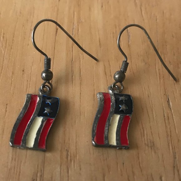 American Flag Dangle Earrings Vintage Patriotic - Picture 3 of 6